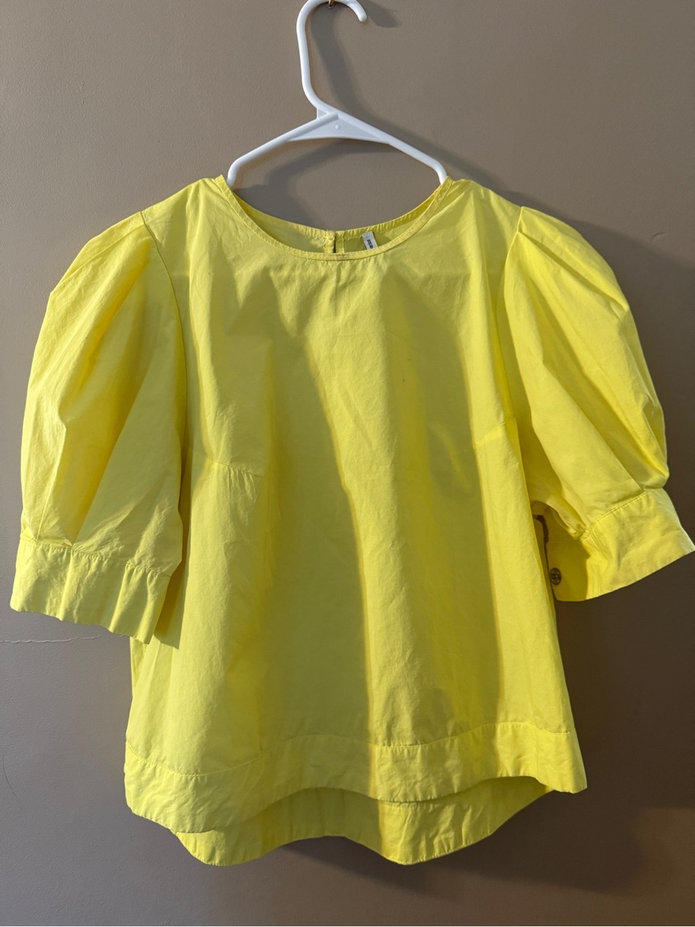 Stradivarius Women’s Yellow Solid Woven Round Neck Puff Sleeve Button Blouse M